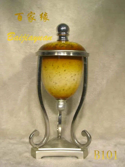 Candle holders and candelabras B101