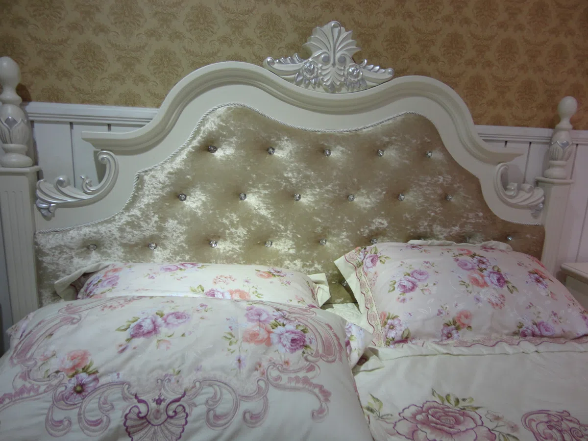 Beds and bedrooms BT903