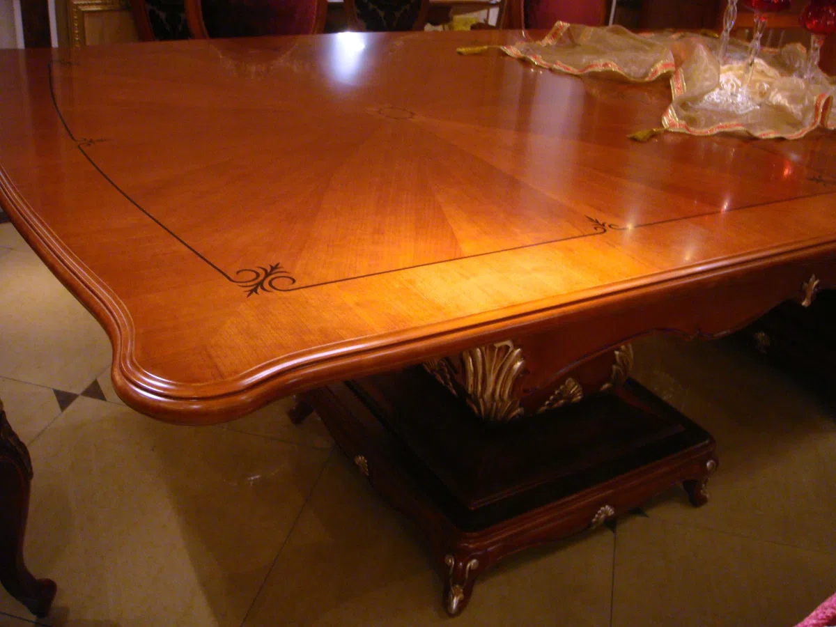 Tables, consoles and tabletops E36