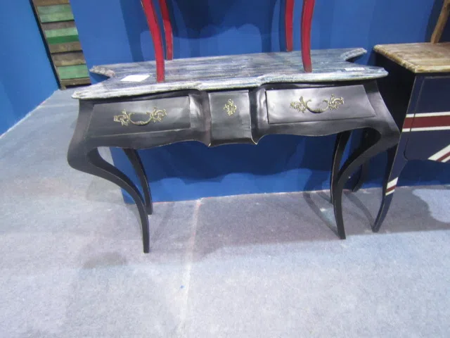 Tables, consoles and tabletops 9G-047B