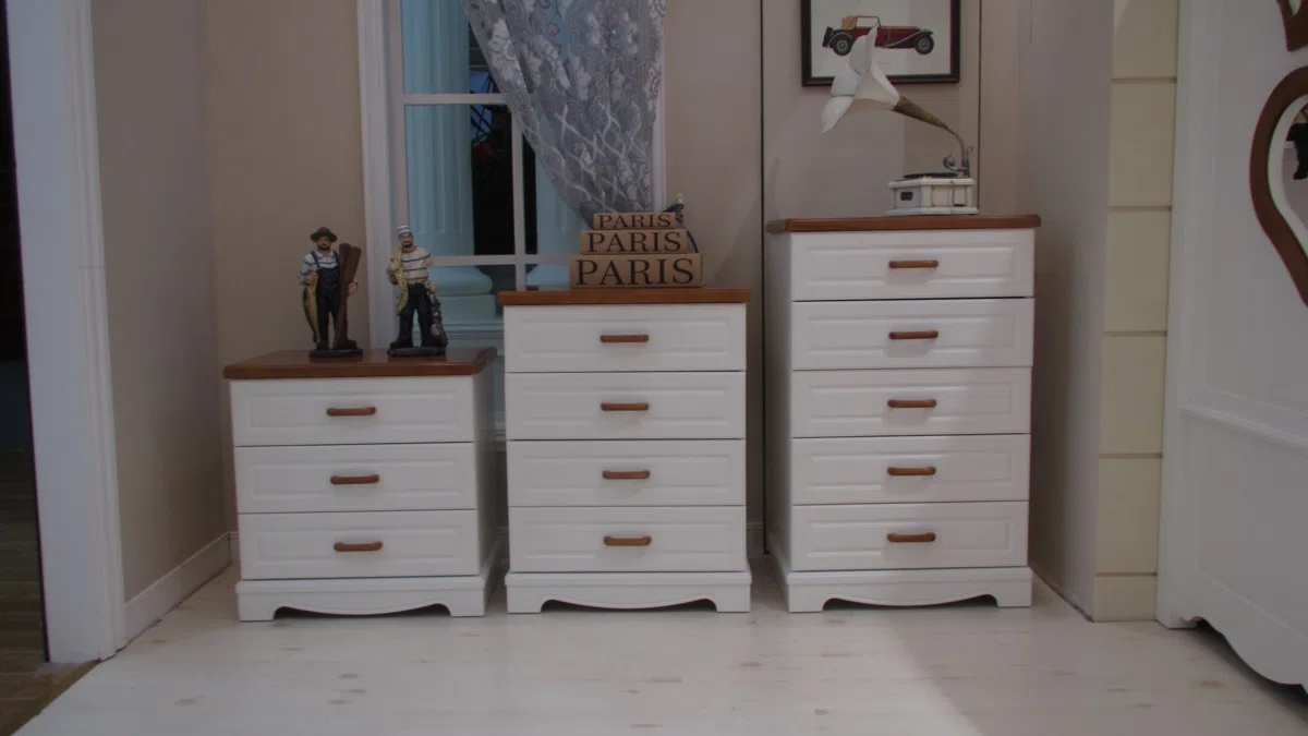 Cabinets, dressers and shelves 8K01