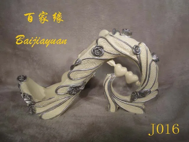 Статуэтки и скульптурный декор J016