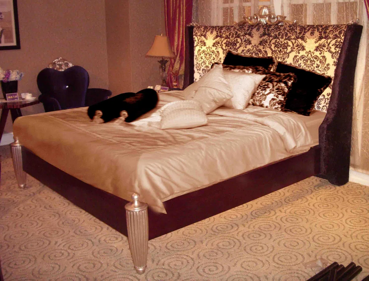 Beds and bedrooms A8710