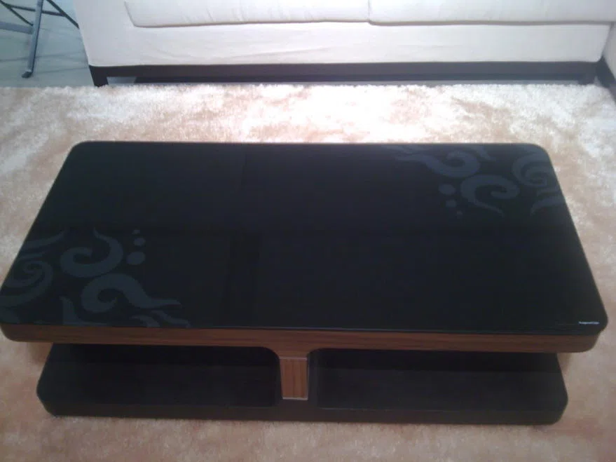 Tables, consoles and tabletops 4E69F8259D59