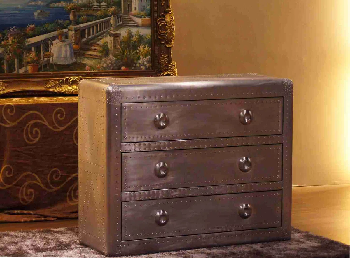 Cabinets, dressers and shelves 4E71097DE142