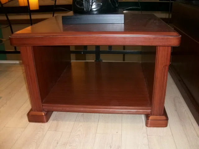 Tables, consoles and tabletops SQ-1MD