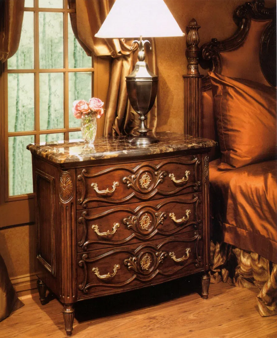 Cabinets, dressers and shelves 8103.