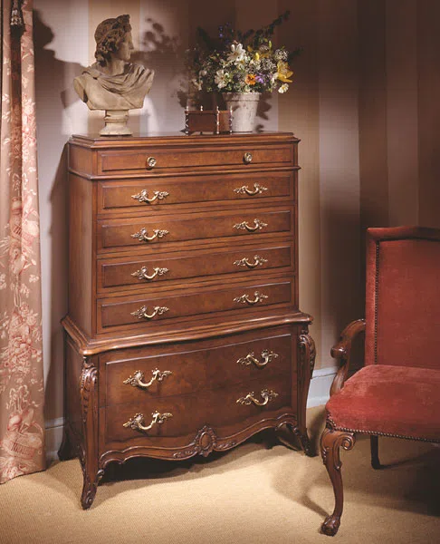Cabinets, dressers and shelves 312