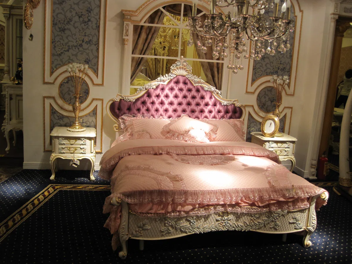 Beds and bedrooms 5366B60EF4BB