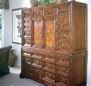 Cabinets, dressers and shelves 220_148