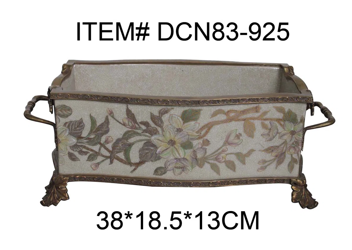 Mixed catalogues and selections DCN83-925