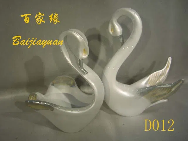 Статуэтки и скульптурный декор D012