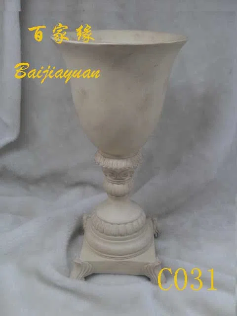 Decor and interior accessory selections C031