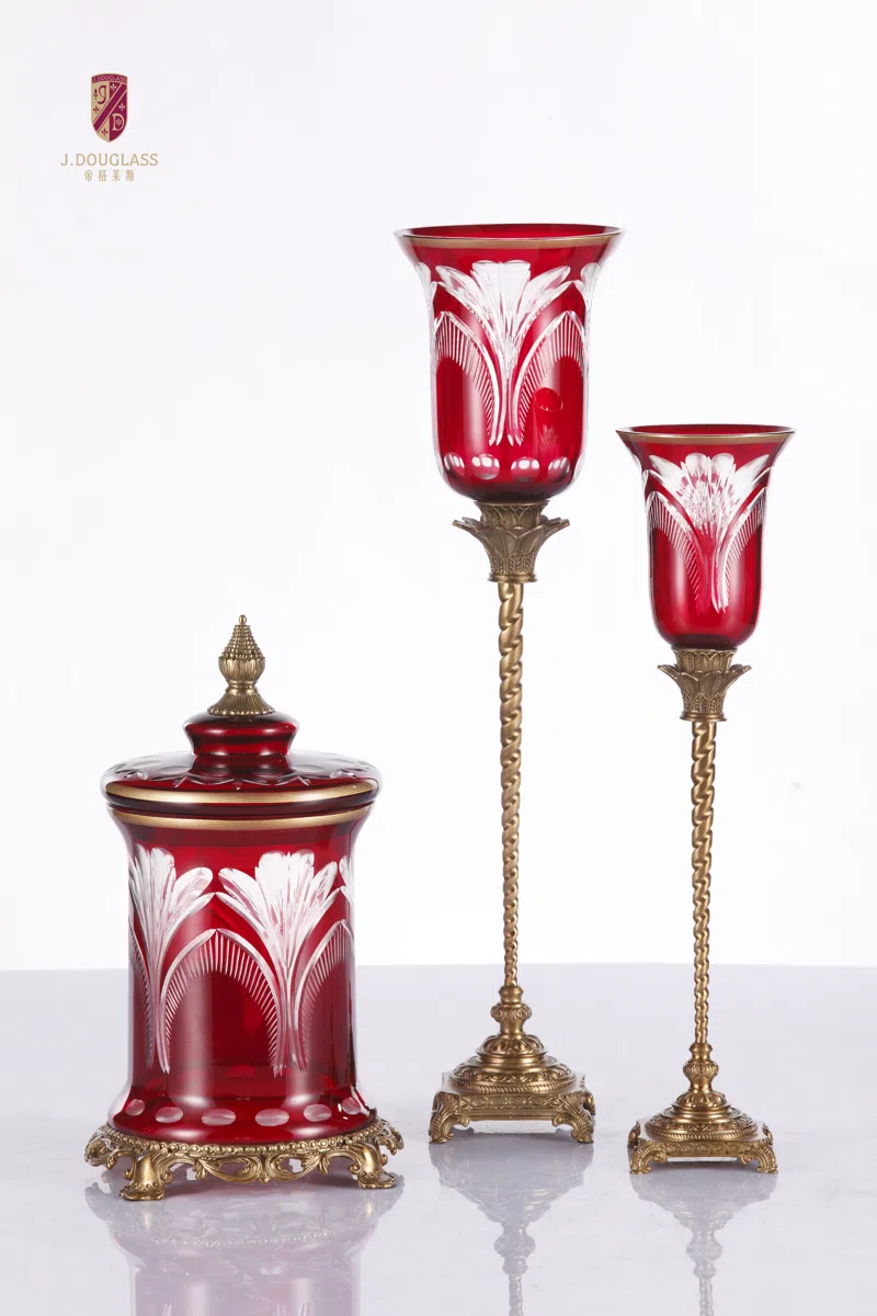 Candle holders and candelabras EQIMAGE_3597