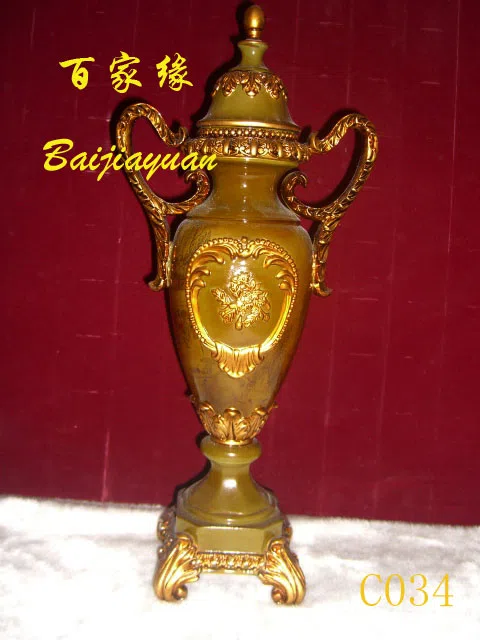Decor and interior accessory selections C034