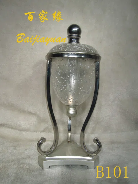 Candle holders and candelabras B101