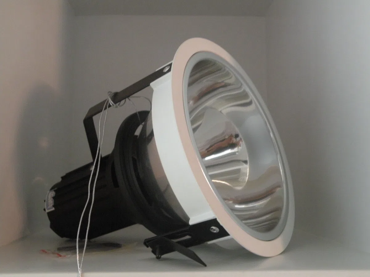 灯饰 HL228P1-S-CDMR