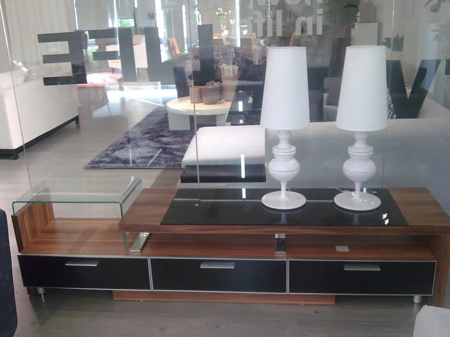Tables, consoles and tabletops 673EFAB8B0F3