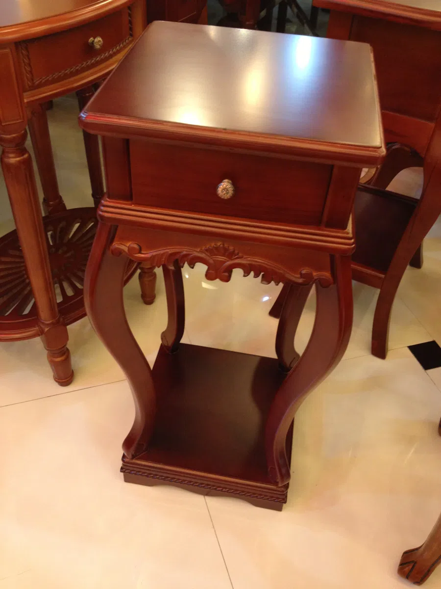 Tables, consoles and tabletops IMG_1109