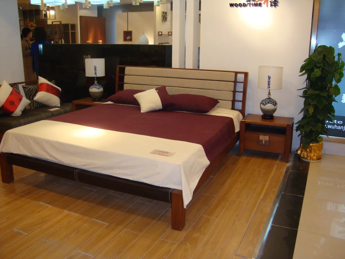 Beds and bedrooms DSC00302