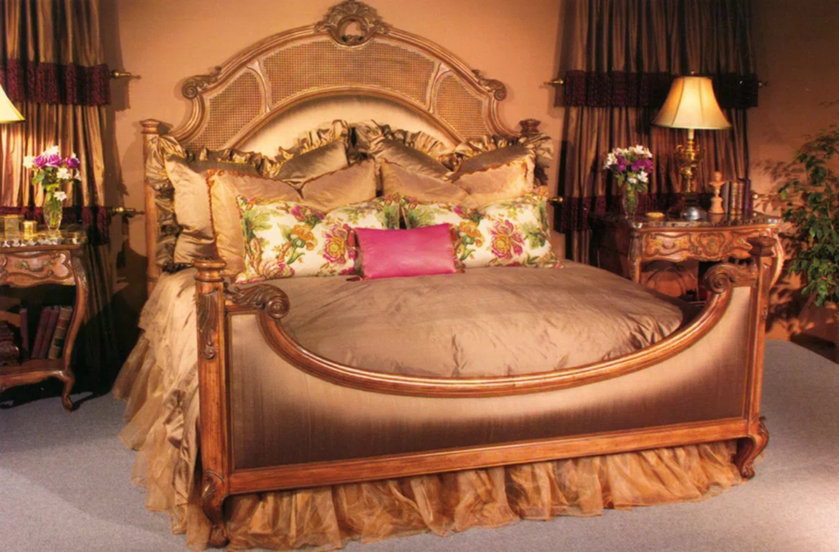 Beds and bedrooms 7972-78.