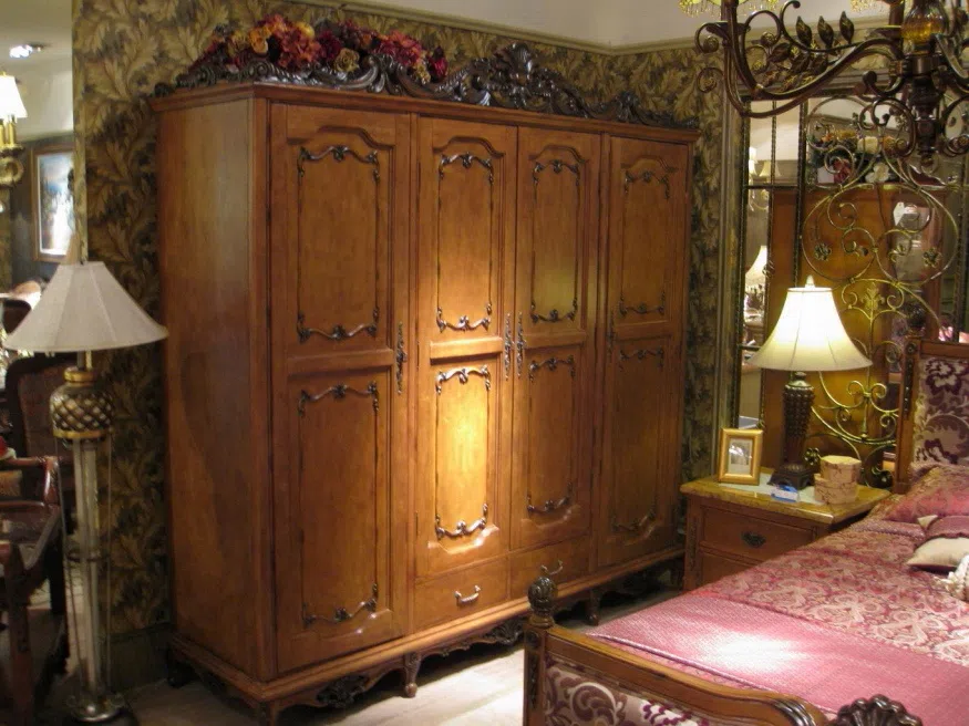 Cabinets, dressers and shelves 6AC2A3E6D386