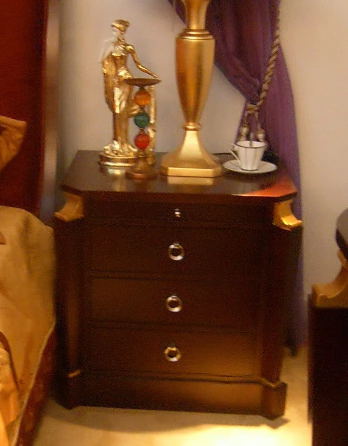 Cabinets, dressers and shelves C166