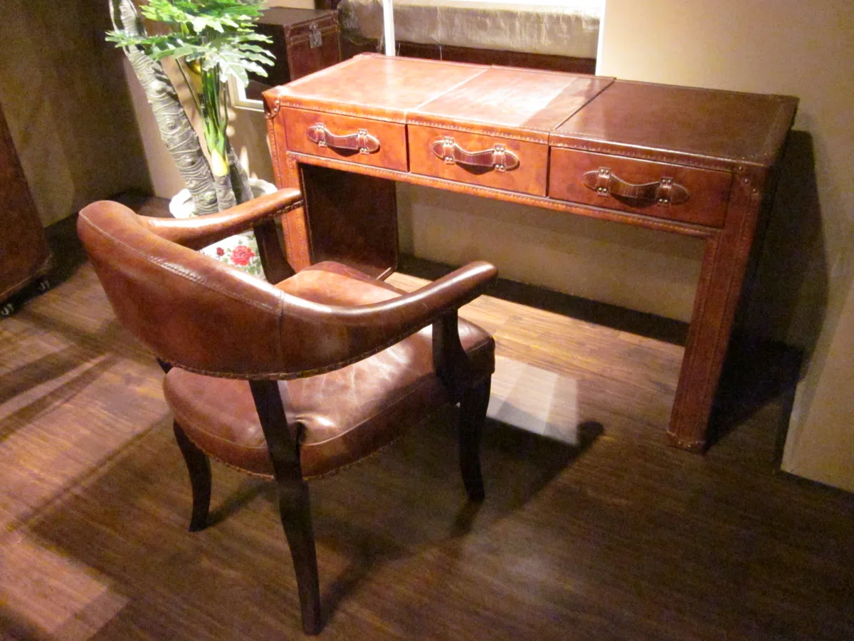 Tables, consoles and tabletops 6B45C363799A
