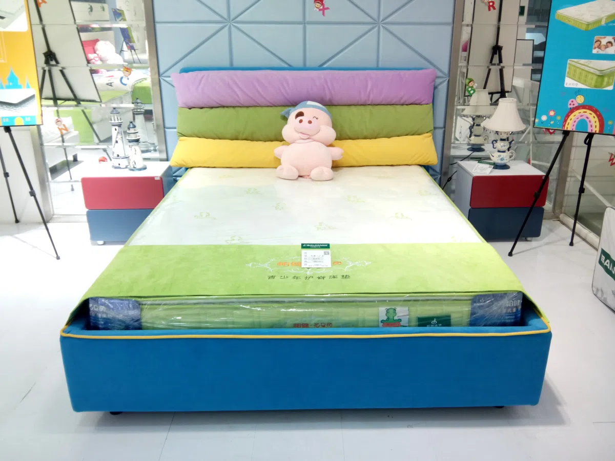 Beds and bedrooms F202