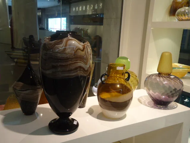 Decor and interior accessory selections DSC03863
