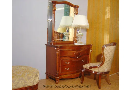 Cabinets, dressers and shelves 20040620164350