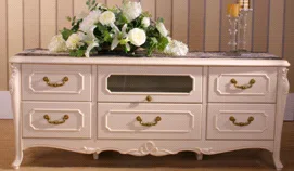 Cabinets, dressers and shelves image048