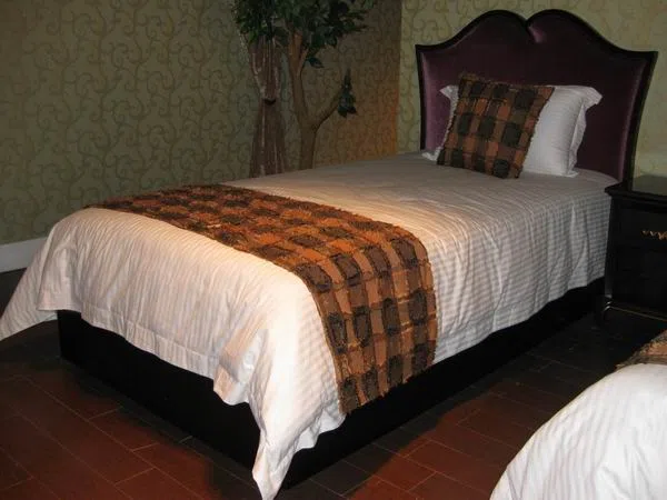 Beds and bedrooms IMG_4923