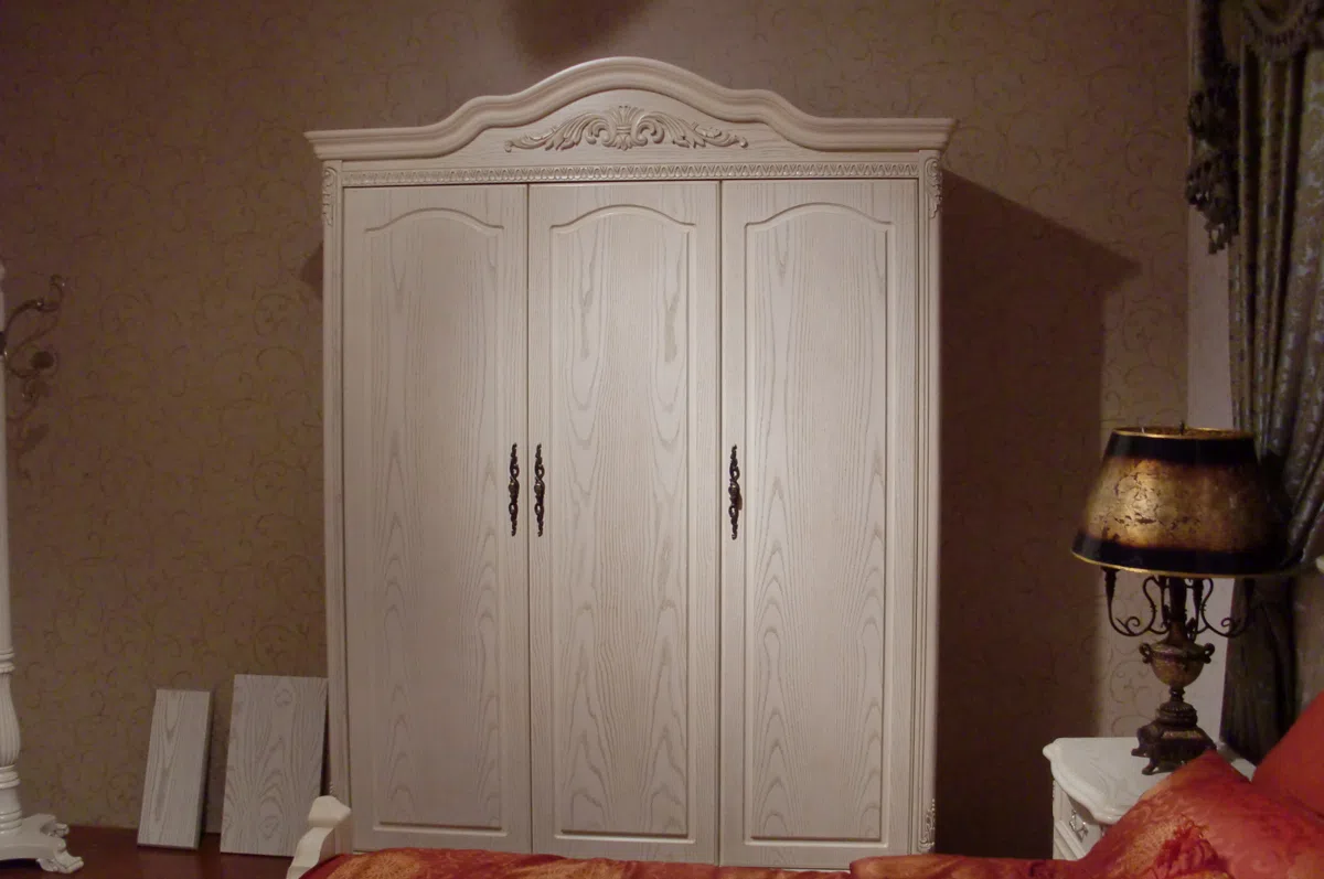 Cabinets, dressers and shelves 75BDA368FADD