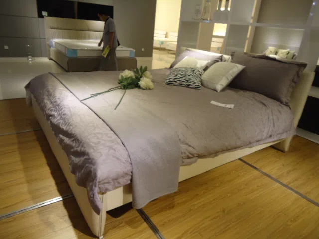 Beds and bedrooms DSC04344