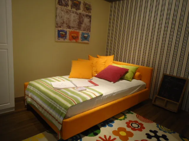 Beds and bedrooms DSC04322