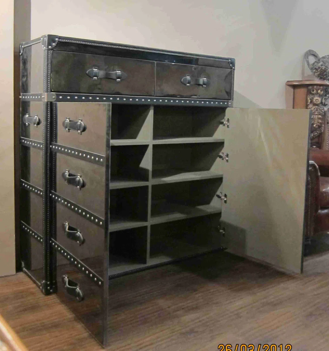 Cabinets, dressers and shelves 7B7B4DCF2671