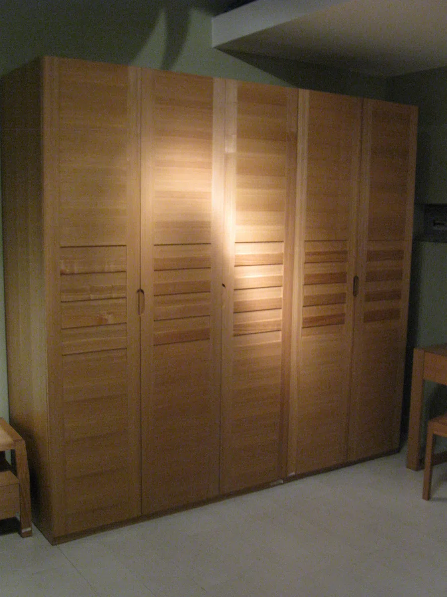 Cabinets, dressers and shelves IMG_0393