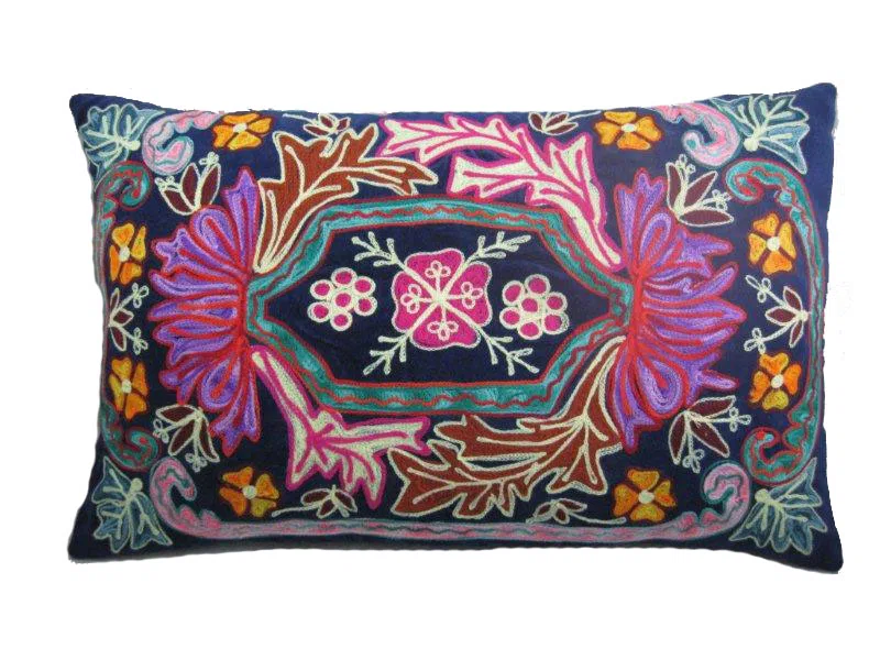 Textiles, curtains and cushions 9082