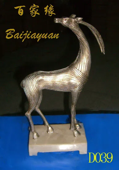 Статуэтки и скульптурный декор D039