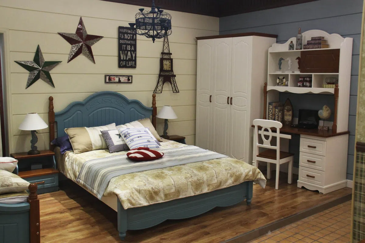 Beds and bedrooms 8A10