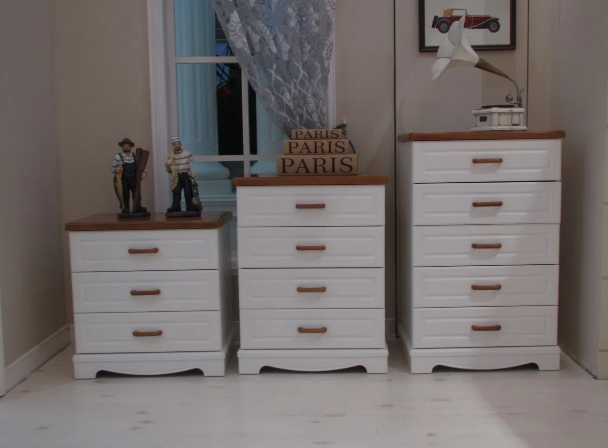 Cabinets, dressers and shelves 8K01
