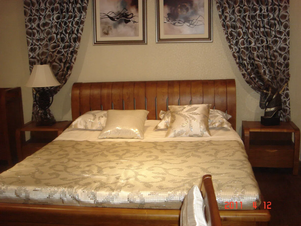 Beds and bedrooms DSC04529