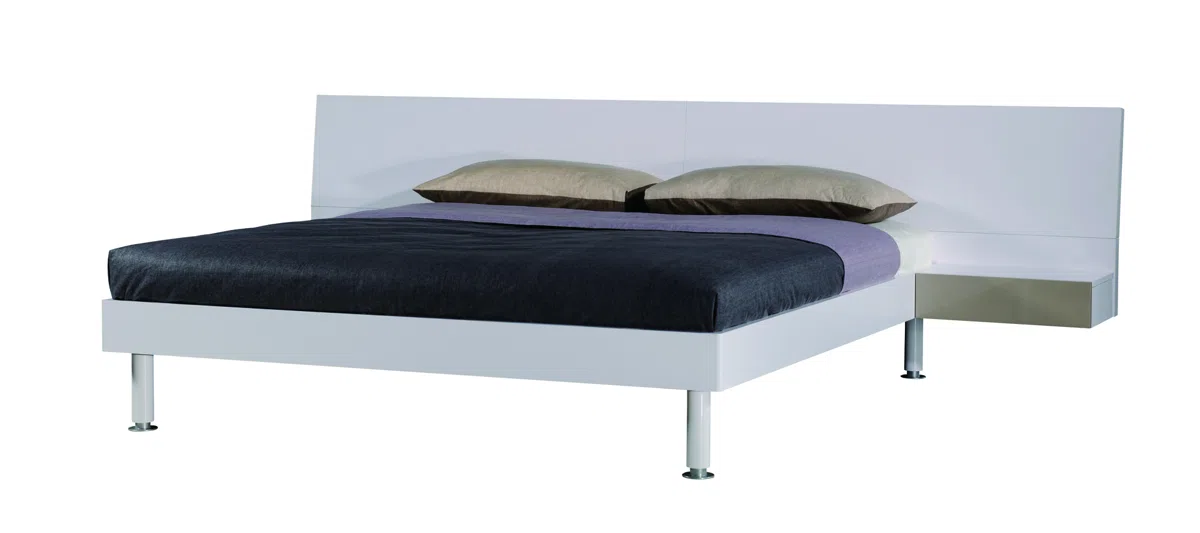 Beds and bedrooms B1071-1