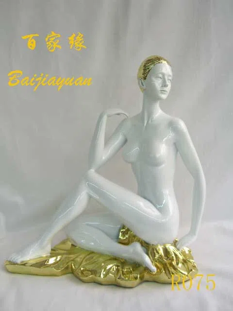 Статуэтки и скульптурный декор R075
