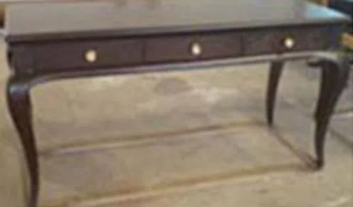 Tables, consoles and tabletops C013