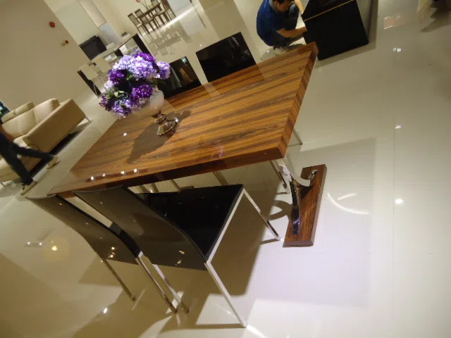 Tables, consoles and tabletops DSC04357