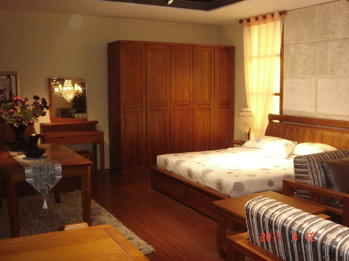 Beds and bedrooms DSC04456