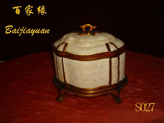 Mixed catalogues and selections S027