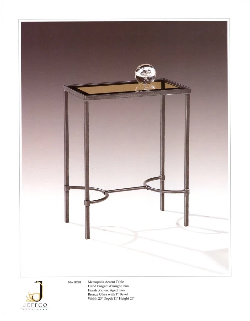 Tables, consoles and tabletops JPG_2012032222590640